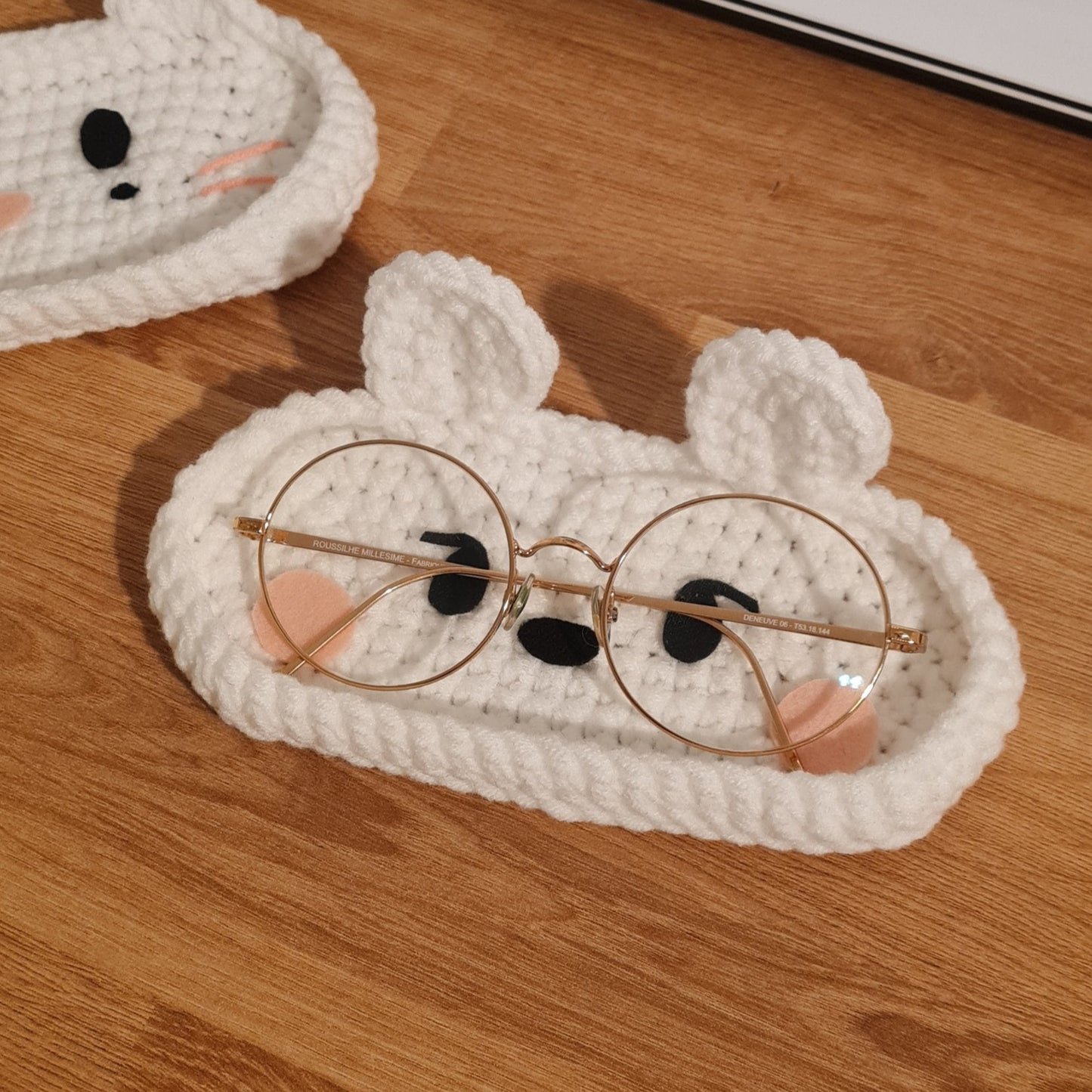 SKZOO glasses holder